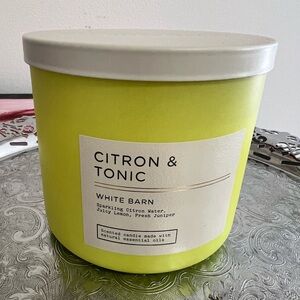 White Barn Citron & Tonic Candle in Vibrant Lime